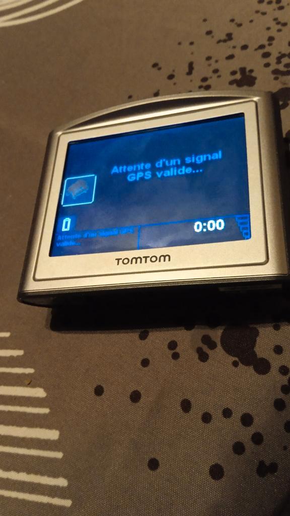 GPS TOMTOM ONE : TB ÉTAT avec 2 chargeurs et étui protection, Auto diversen, Autonavigatie, Ophalen