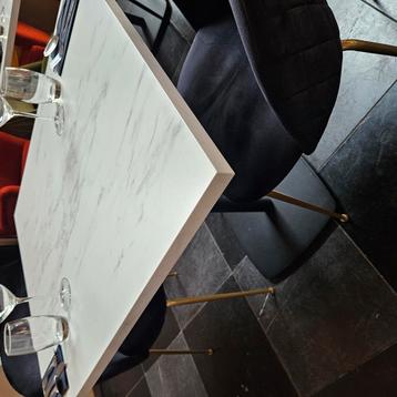 Restaurant tafels als nieuw beschikbaar voor biedingen