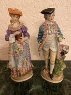2 beeldjes van biscuit  fijn porselein, Antiek en Kunst, Ophalen of Verzenden