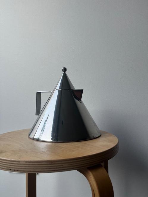 Alessi Il Conico ketel door Aldo Rossi, Antiek en Kunst, Antiek | Keukengerei, Ophalen