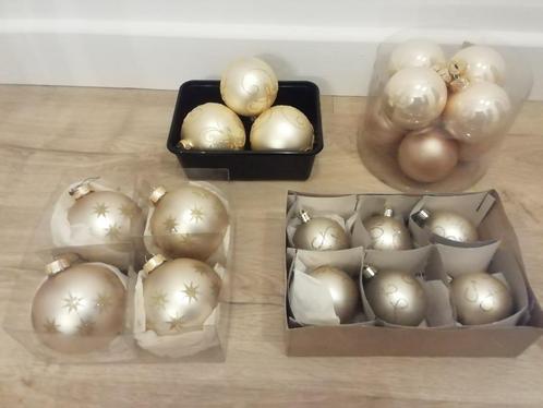 21 kerstballen, Diversen, Kerst, Zo goed als nieuw, Ophalen of Verzenden