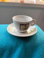 Koffie tas met bord, Ophalen