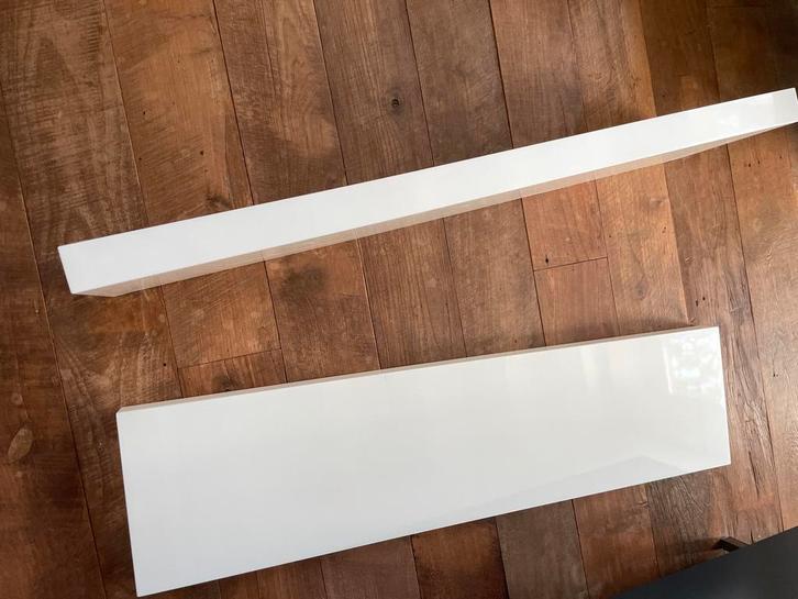 Twee zwevende wandplanken.  Zo goed als nieuw., Huis en Inrichting, Woonaccessoires | Wandplanken en Boekenplanken, Zo goed als nieuw
