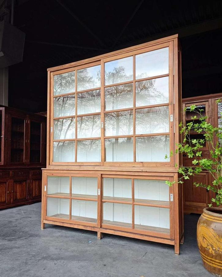 Hoge antieke schoolkast | Oude biologiekast teakhout #2487, Antiek en Kunst, Antiek | Meubels | Kasten, Ophalen of Verzenden