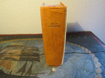 Mis- en Vesperboek 1923 Latijns - Nederlands beschikbaar voor biedingen