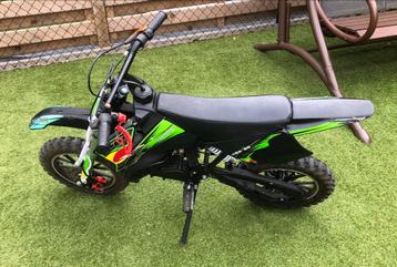 Motor dirtbike Nitro CRX 50. Vanaf 5 jaar beschikbaar voor biedingen