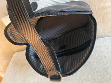 Trussardi schoudertas, zwart leder. Met stofhoes. beschikbaar voor biedingen