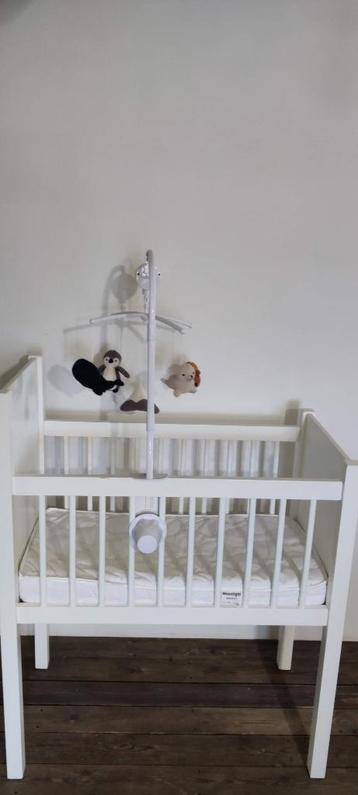 Speelgoed baby-peuter-park-bed beschikbaar voor biedingen