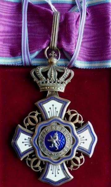Recherché : Commandeur de l'Ordre royal du Lion, Envoi