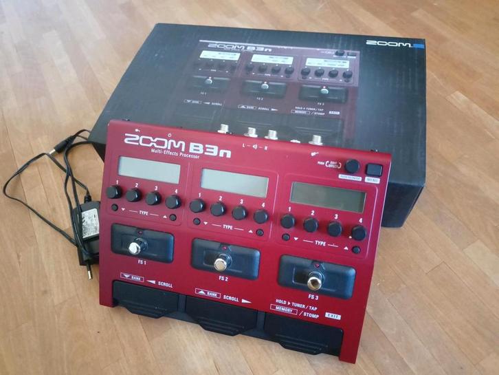 Zoom B3n multi-effect voor bass. Zg st!, Muziek en Instrumenten, Effecten, Multi-effect, Ophalen of Verzenden