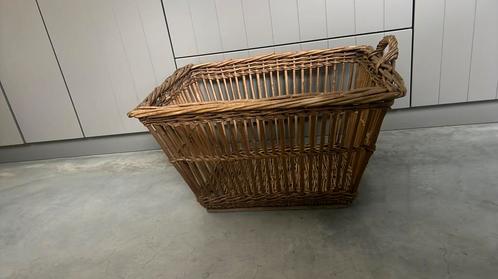 Vintage oude wasmand - linnenmand - mand, Huis en Inrichting, Woonaccessoires | Schalen en Manden, Zo goed als nieuw, Mand, Ophalen