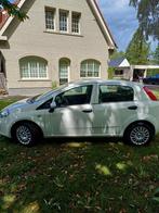 Fiat Punto Grande 2017 108000km, Auto's, Voorwielaandrijving, 4 zetels, Navigatiesysteem, Wit