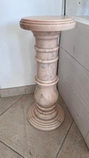 Stijlvolle marmeren zuil / sokkel – 61 cm hoog zacht roze beschikbaar voor biedingen