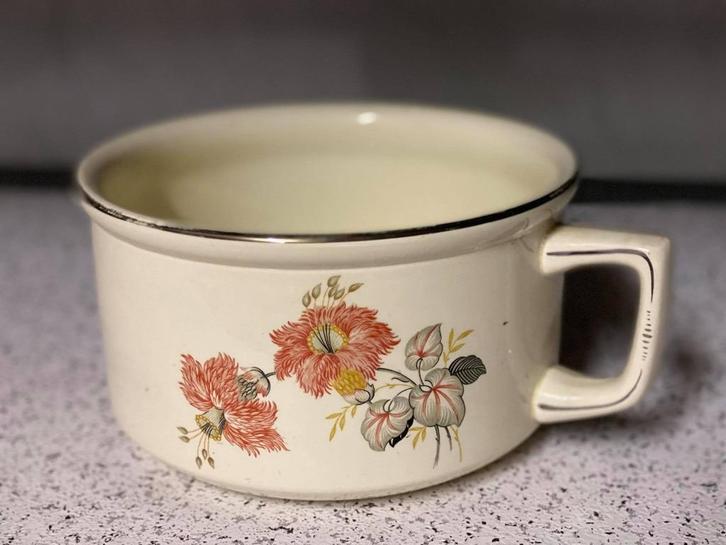 Porseleinen nachtpot/po St Amand, Antiek en Kunst, Antiek | Porselein, Ophalen of Verzenden