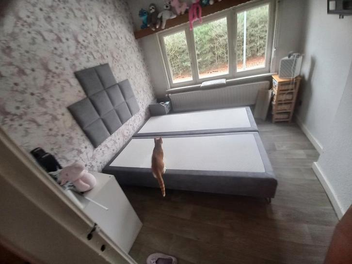 Bocspringbed 140X200, Huis en Inrichting, Slaapkamer | Boxsprings, Zo goed als nieuw, 140 cm, 200 cm, Tweepersoons, Grijs, Ophalen