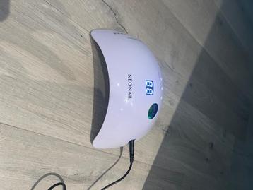 Led lamp NeoNail beschikbaar voor biedingen