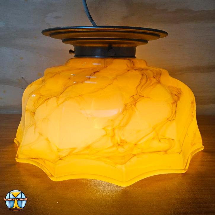 Antieke Art Deco plafonnière gemarmerd glas (geel/Oranje), Huis en Inrichting, Lampen | Plafondlampen, Zo goed als nieuw, Glas