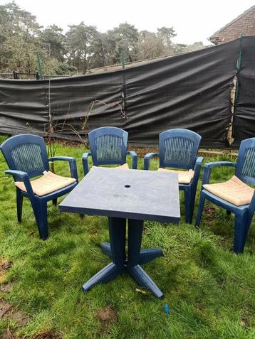 Tuintafel met stoelen 