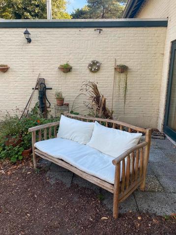 Teakhouten tuinbank blank hout met kussens beschikbaar voor biedingen
