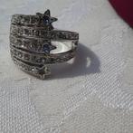 Zilverkleurige metalen ring met 3 blauwe sterren, Met strass, Overige materialen, 20 of groter, Dame