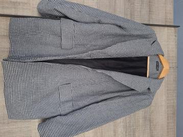 Ensemble pantalon et blazer pied de poule taille 40-42, 15€