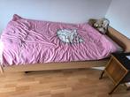 Eenpersoonsbed met bijhorende nachtkastje, Ophalen, Zo goed als nieuw