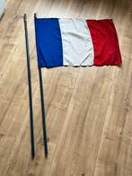 oude Franse vlag (RF) en reservervestok, Ophalen