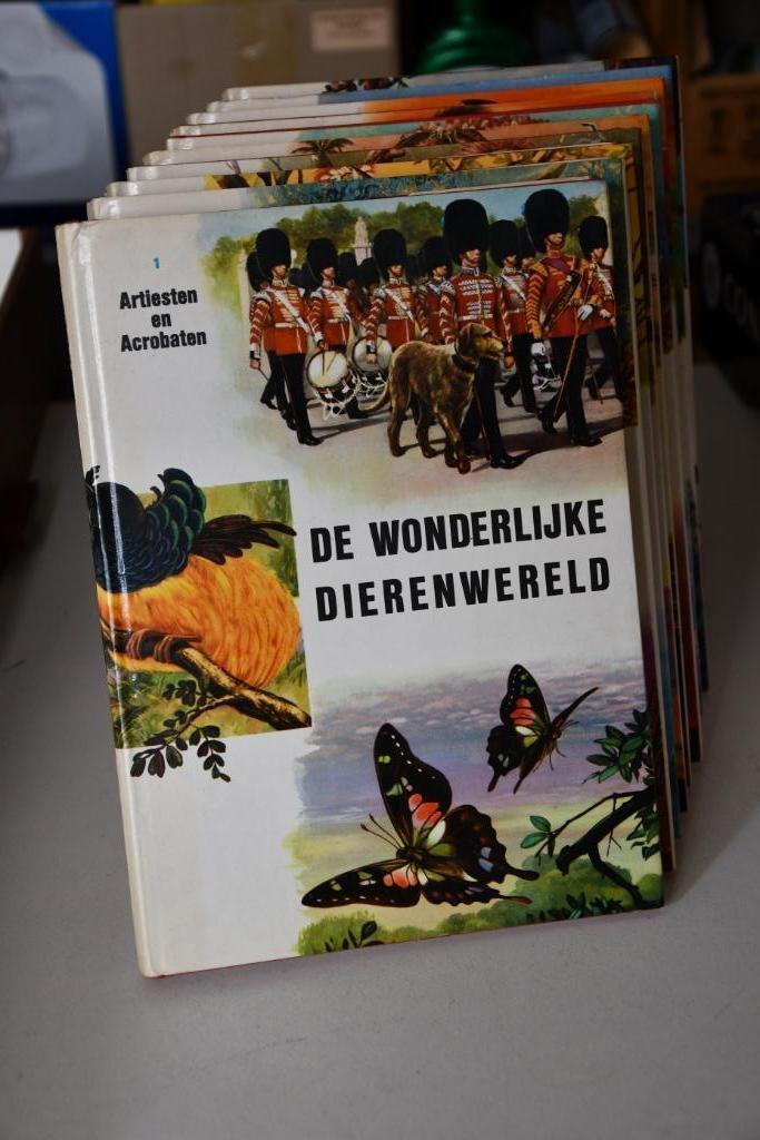 DE WONDERLIJKE DIERENWERELD, Boeken, Wetenschap, Gelezen, Natuurwetenschap, Ophalen