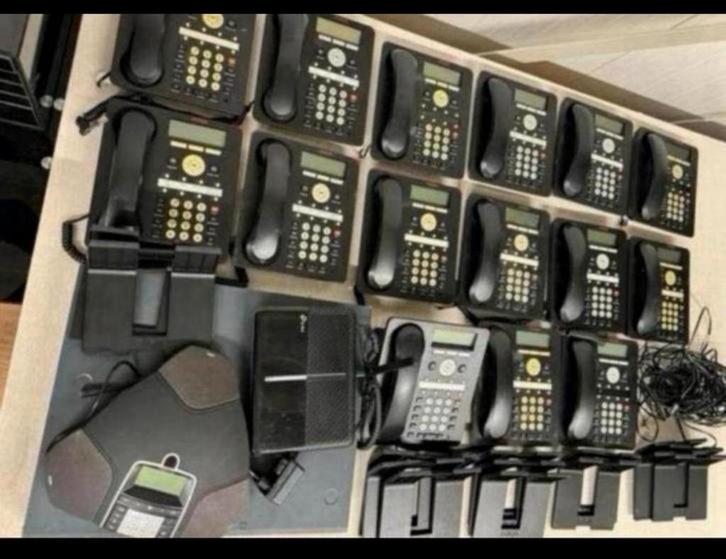 SET DE BUREAU XL Téléphone Avaya ip500 v2 Konftel 300Mx 15x, Télécoms, Télématique & VoIP, Comme neuf, Téléphone, Enlèvement ou Envoi