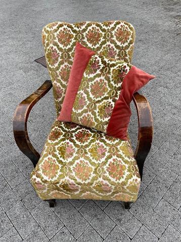 Oude zetel beschikbaar voor biedingen