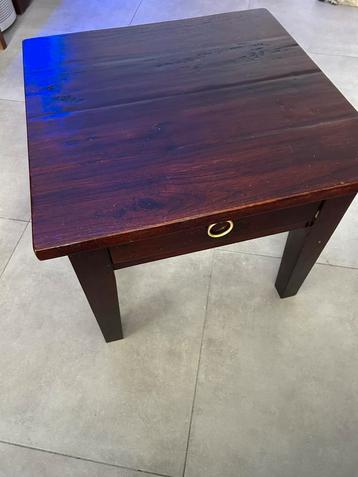 Koloniaal hout bijzettafel/ salon tafeltje beschikbaar voor biedingen