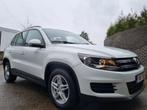 VW TIGUAN- 1.4 TSI- 122 pk - PERFECTE STAAT+GARANTIE+GEKEURD, Auto's, Euro 5, Zwart, 4 cilinders, Wit