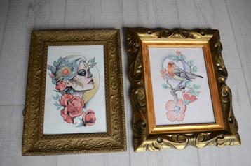 Twee kleine antieke decoratieve kaders beschikbaar voor biedingen