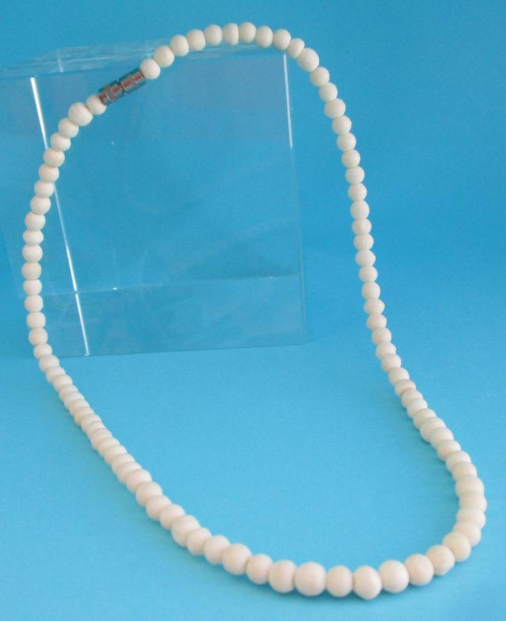 KBI04: Wit BOLLETJE-5mm.-40cm.- Bot -uit jaren 1975-‘80, Handtassen en Accessoires, Kettingen, Nieuw, Overige materialen, Wit