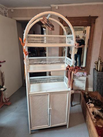  Meuble étagère blanc style rotin – idéal Candy Bar / mar beschikbaar voor biedingen
