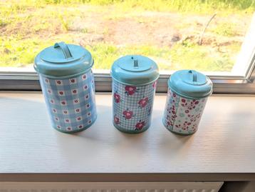 Voorraadpotten metaal beschikbaar voor biedingen