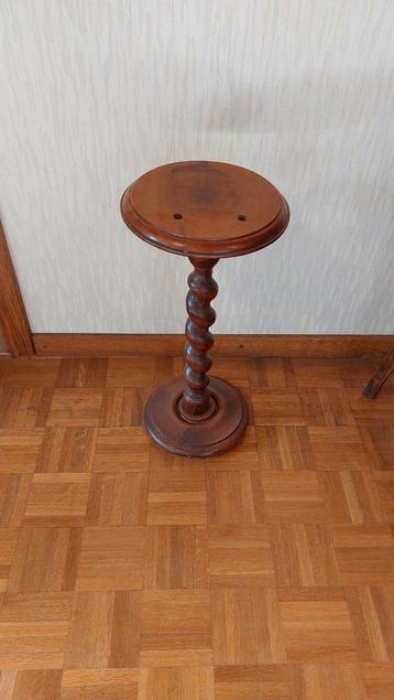 Bijzettafel  beschikbaar voor biedingen