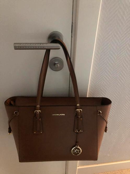 Michael Kors voyager, Handtassen en Accessoires, Tassen | Damestassen, Ophalen of Verzenden