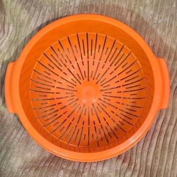 Passoire rétro design Italy 1970 beschikbaar voor biedingen