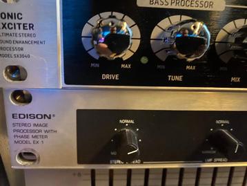 Opruiming studio materiaal effecten en instrumenten beschikbaar voor biedingen