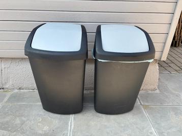 2 Curver afvalbakken 50liter vr afval of pmd beschikbaar voor biedingen