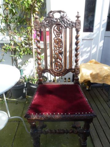 3 antieke stoelen beschikbaar voor biedingen