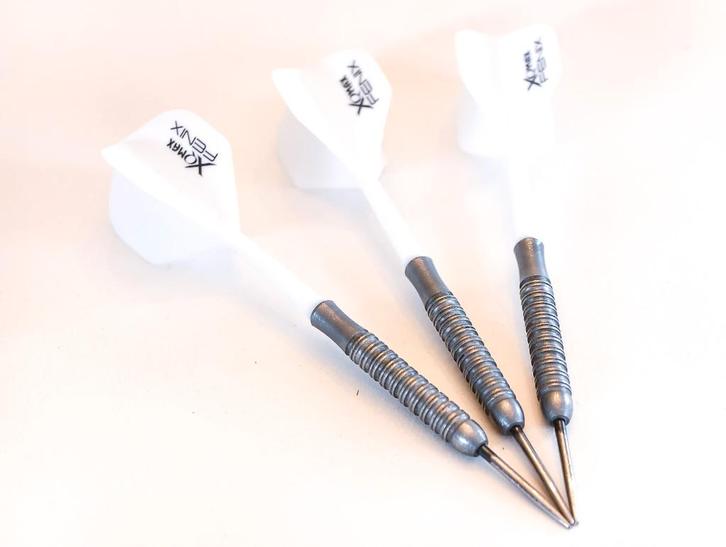 Darts pijlen - 25 g, Sport en Fitness, Darts, Gebruikt, Pijlen, Verzenden