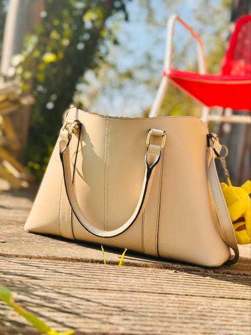 Leuke dames tas – bijna niet gebruikt, Handtassen en Accessoires, Tassen | Damestassen, Handtas, Ophalen