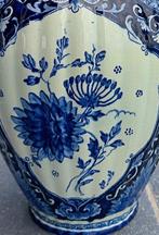 DELFT'S BLAUWE VAAS MET DEKSEL, Ophalen