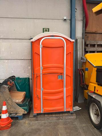 Toilette Mobile beschikbaar voor biedingen
