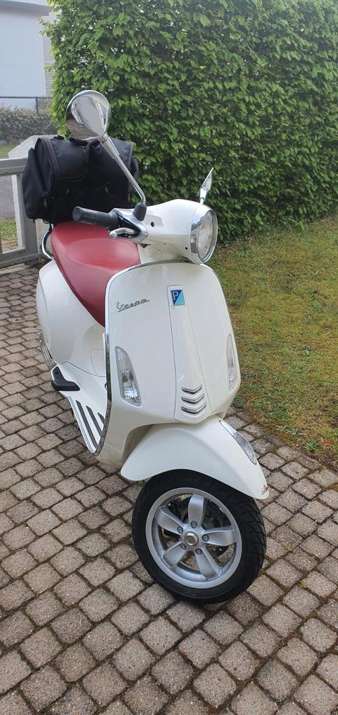 Vespa  50cc Piaggio, Fietsen en Brommers, Scooters | Vespa, Gebruikt, Benzine, Ophalen