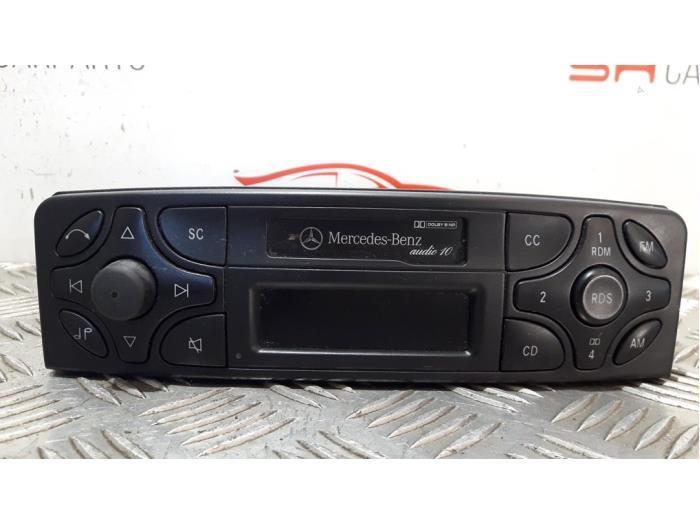 Radio/Cassette van een Mercedes CLK, Auto-onderdelen, Elektronica en Kabels, Mercedes-Benz, Gebruikt, 3 maanden garantie, Ophalen of Verzenden