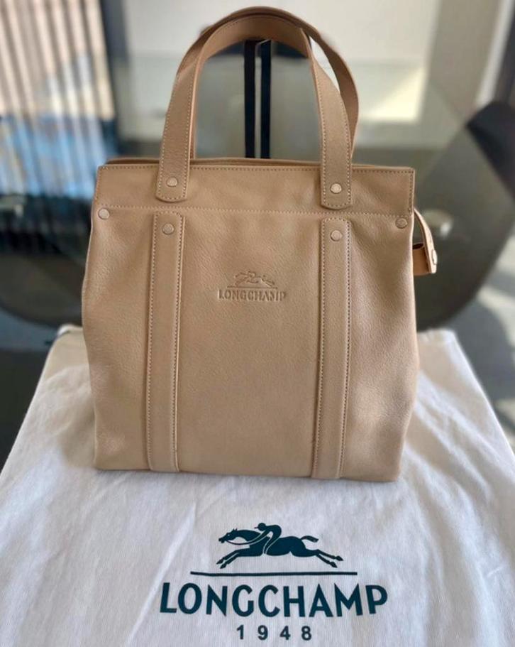Longchamp handtas beige generfd leer in perfecte staat, Handtassen en Accessoires, Tassen | Damestassen, Zo goed als nieuw, Blauw