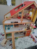 Houten poppenhuis met inrichting en lift, Kinderen en Baby's, Speelgoed | Poppenhuizen, Ophalen
